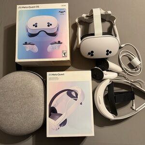 Meta Quest 3S White VR Headset